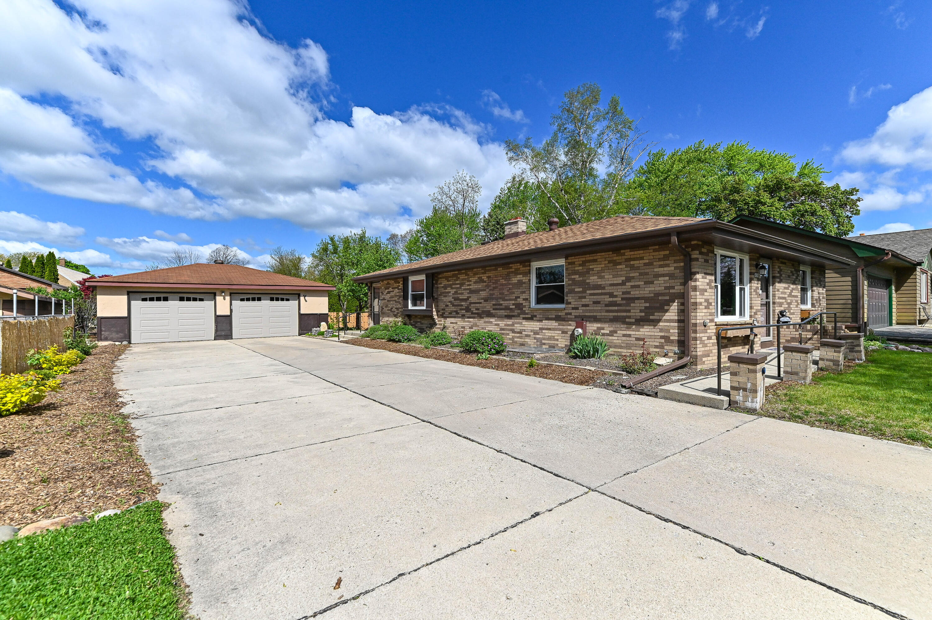 4265 South 68th Street Greenfield, WI 53220 - Photo 2 of 38 S 68th-2