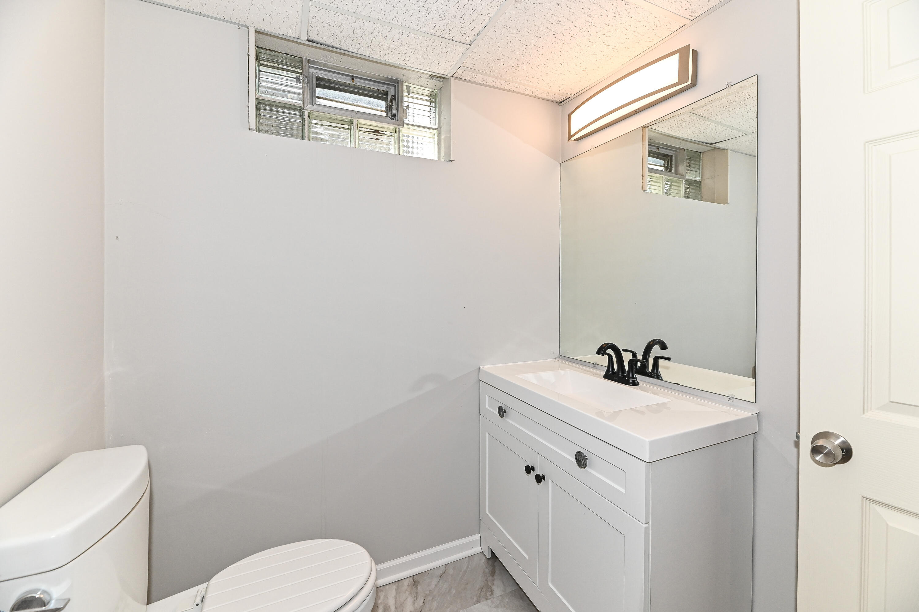 4265 South 68th Street Greenfield, WI 53220 - Photo 31 of 38 S 68th-43