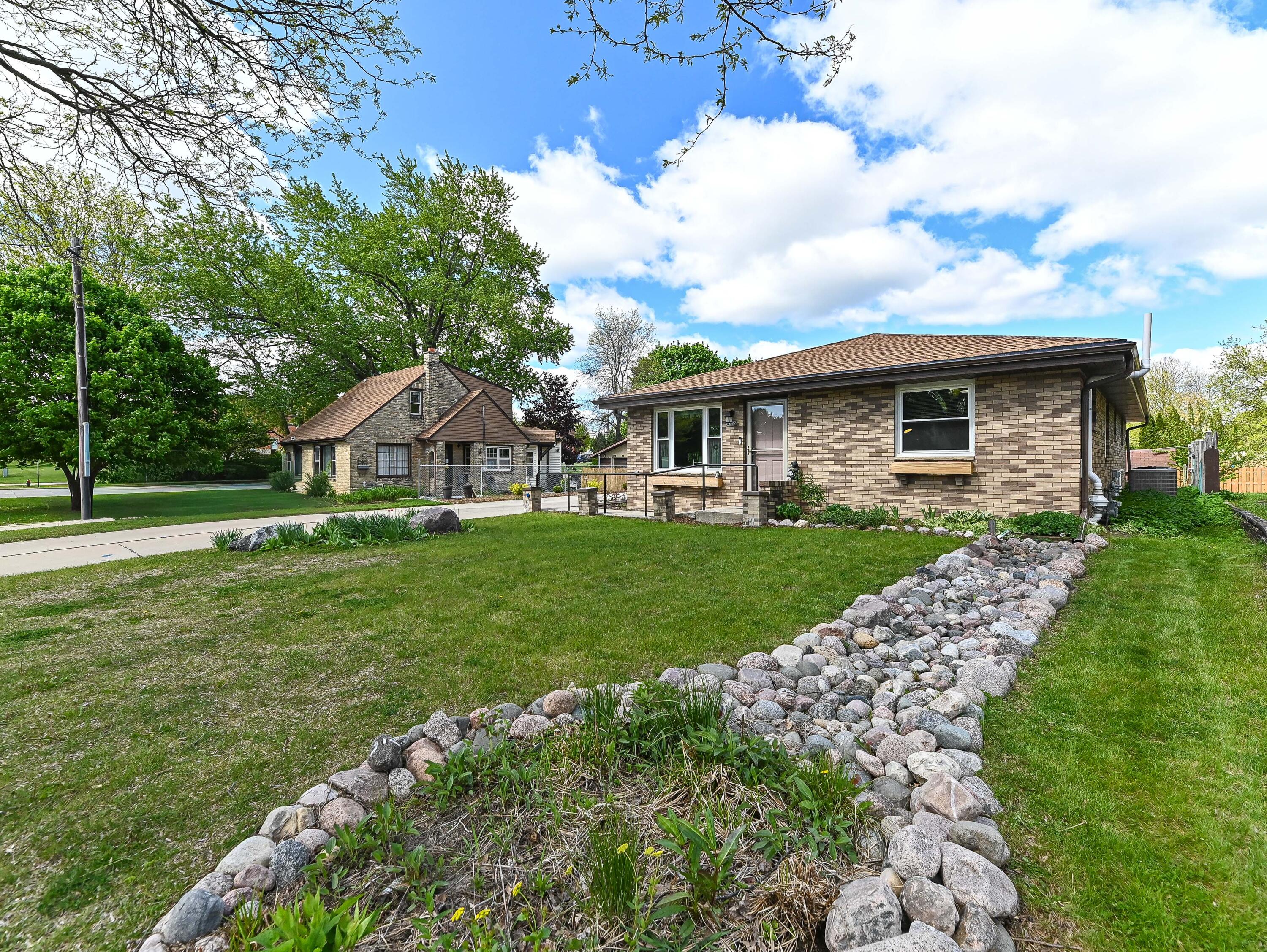 4265 South 68th Street Greenfield, WI 53220 - Photo 4 of 38 S 68th-9
