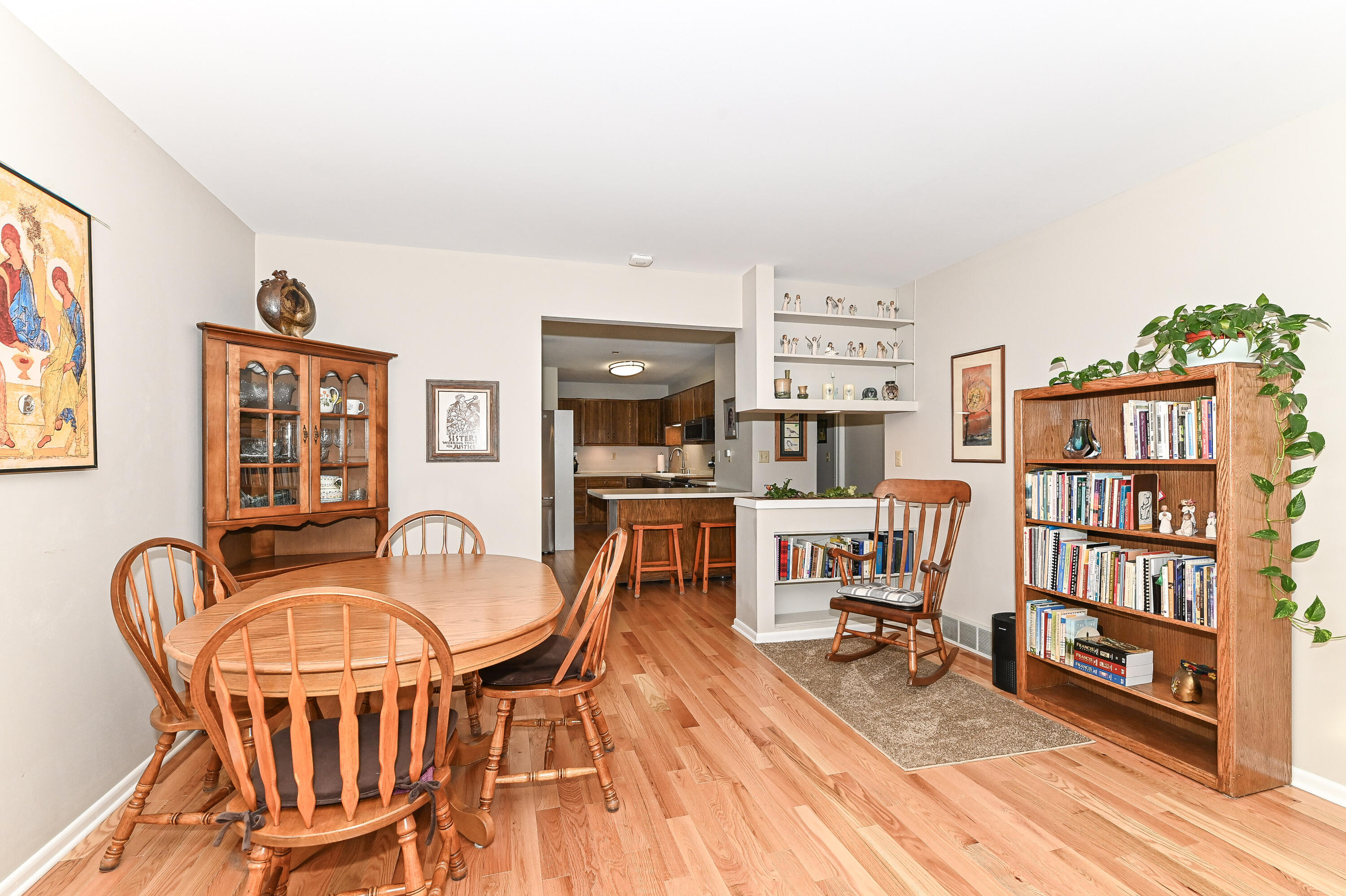 4265 South 68th Street Greenfield, WI 53220 - Photo 8 of 38 S 68th-18
