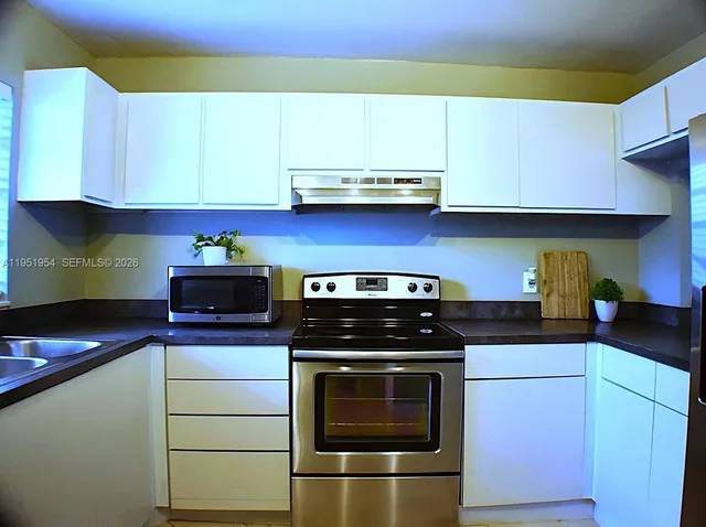 $1,990 | 9450 Live Oak Place, Unit 303, Davie, FL 33324