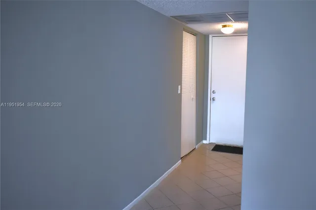 $1,990 | 9450 Live Oak Place, Unit 303, Davie, FL 33324