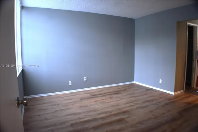 $1,990 | 9450 Live Oak Place, Unit 303, Davie, FL 33324