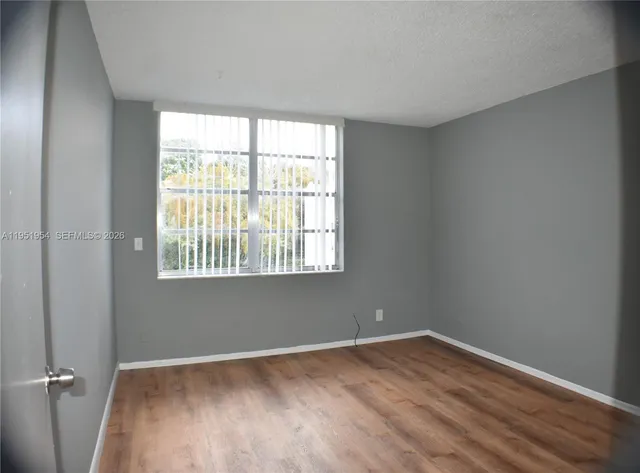 $1,990 | 9450 Live Oak Place, Unit 303, Davie, FL 33324