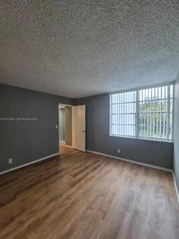 $1,990 | 9450 Live Oak Place, Unit 303, Davie, FL 33324