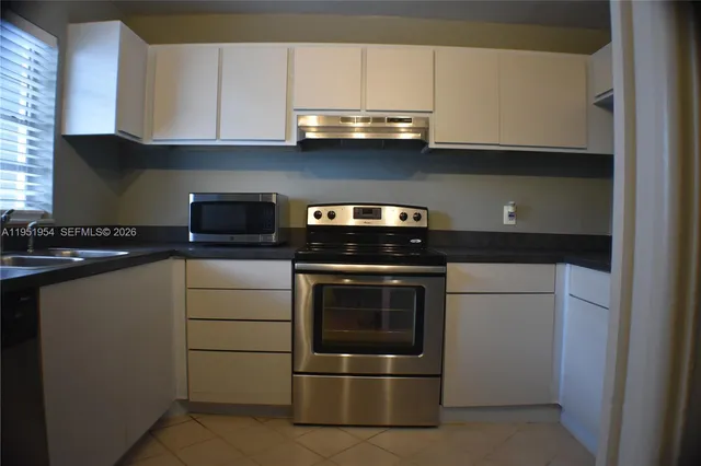 $1,990 | 9450 Live Oak Place, Unit 303, Davie, FL 33324