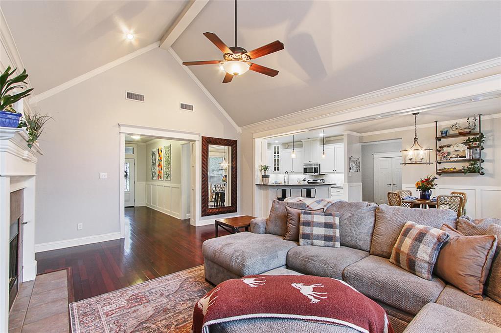 263 West Jefferson Street Van Alstyne, TX 75495 - Photo 7 of 32 a view of a livingroom with furniture and a ceiling fan