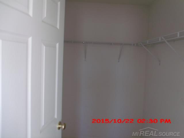 1245 Harding Street Detroit, MI 48214 - Photo 16 of 26 31268402-15.JPG