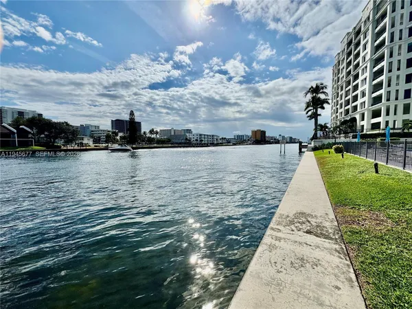 $299,000 | Voyager Condominiums, Pompano Beach, FL 33062