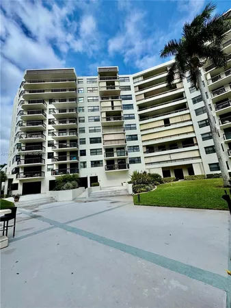 $299,000 | Voyager Condominiums, Pompano Beach, FL 33062