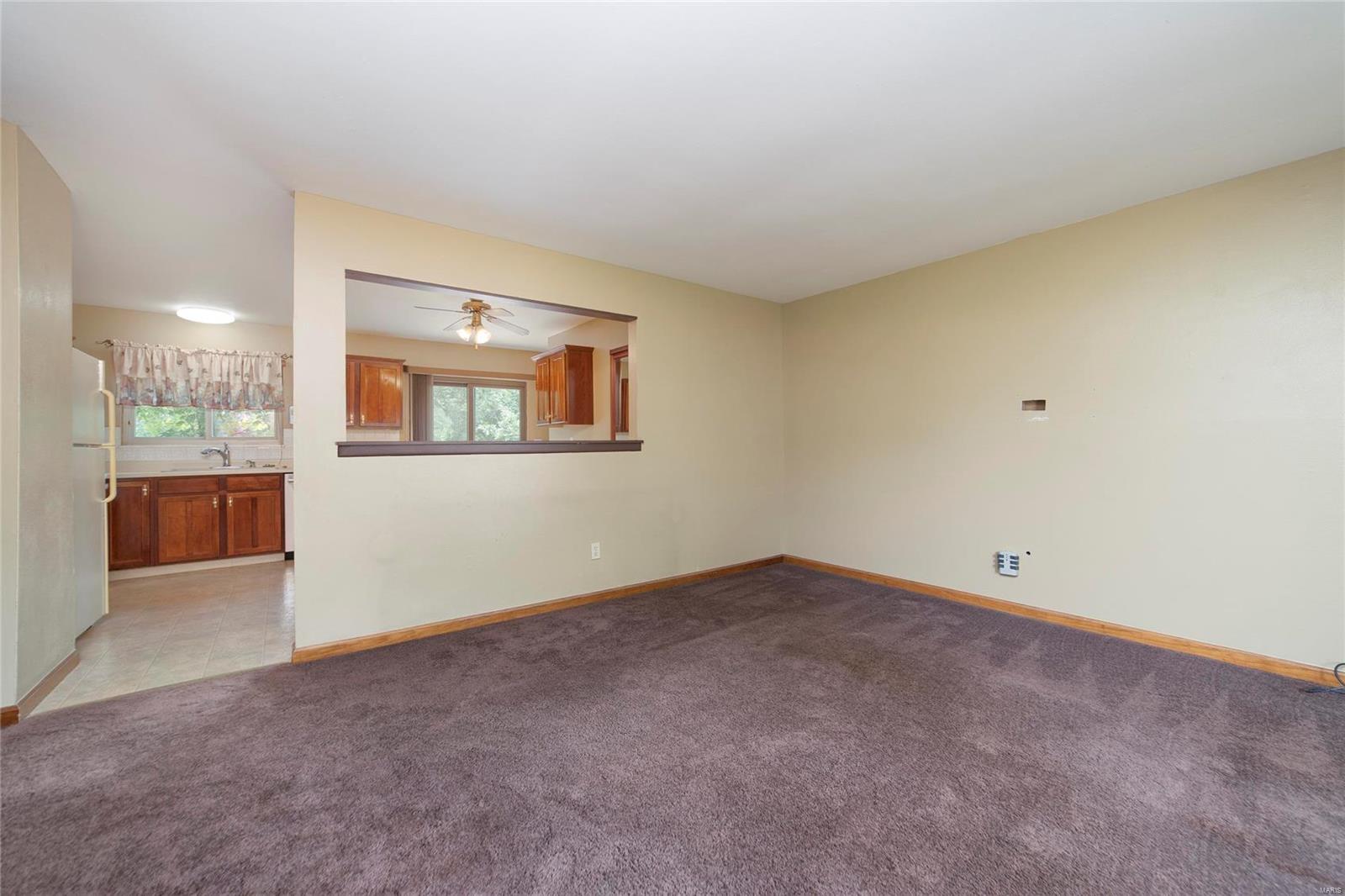 5760 Chatport Road St. Louis, MO 63129 - Photo 2 of 9