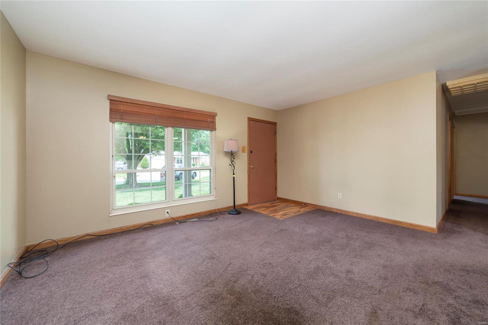 5760 Chatport Road St. Louis, MO 63129 - Photo 3 of 9
