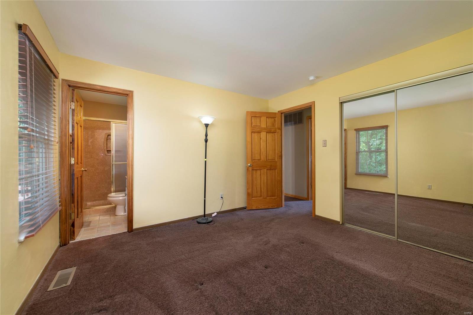 5760 Chatport Road St. Louis, MO 63129 - Photo 5 of 9