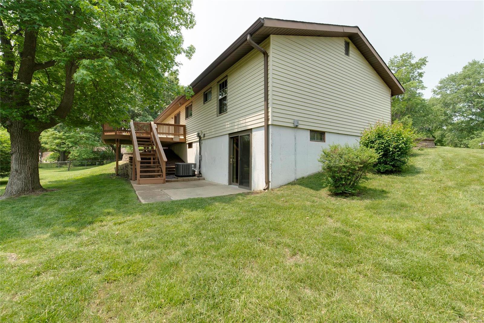 5760 Chatport Road St. Louis, MO 63129 - Photo 8 of 9