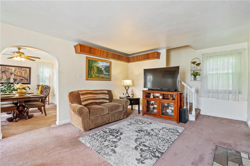 2300 Laketon Road Pittsburgh, PA 15221 - Photo 5 of 31 Gallery Image 5