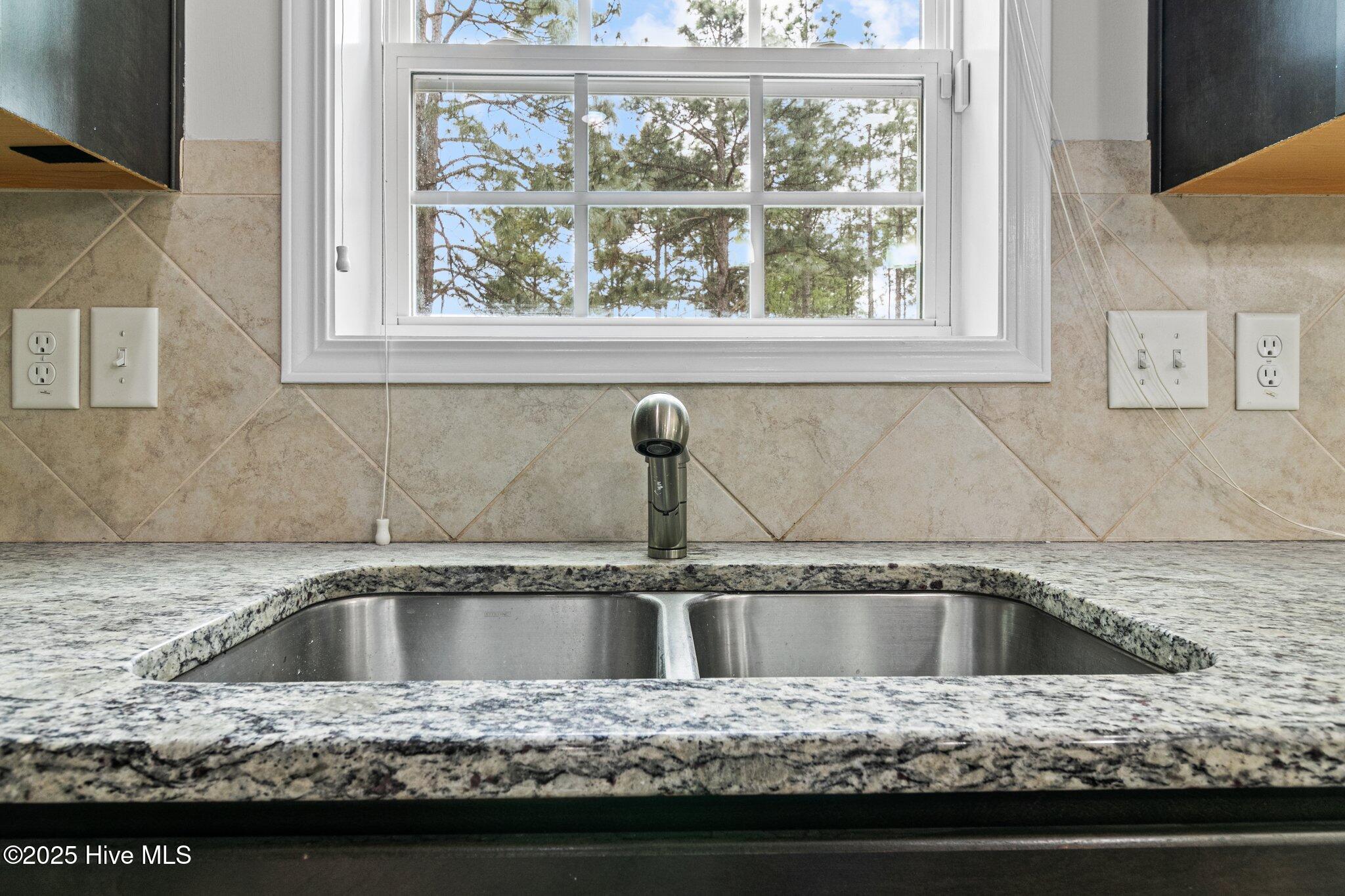 4055 Irwin Drive Aberdeen, NC 28315 - Photo 17 of 48 17-web-or-mls-IMG_8363