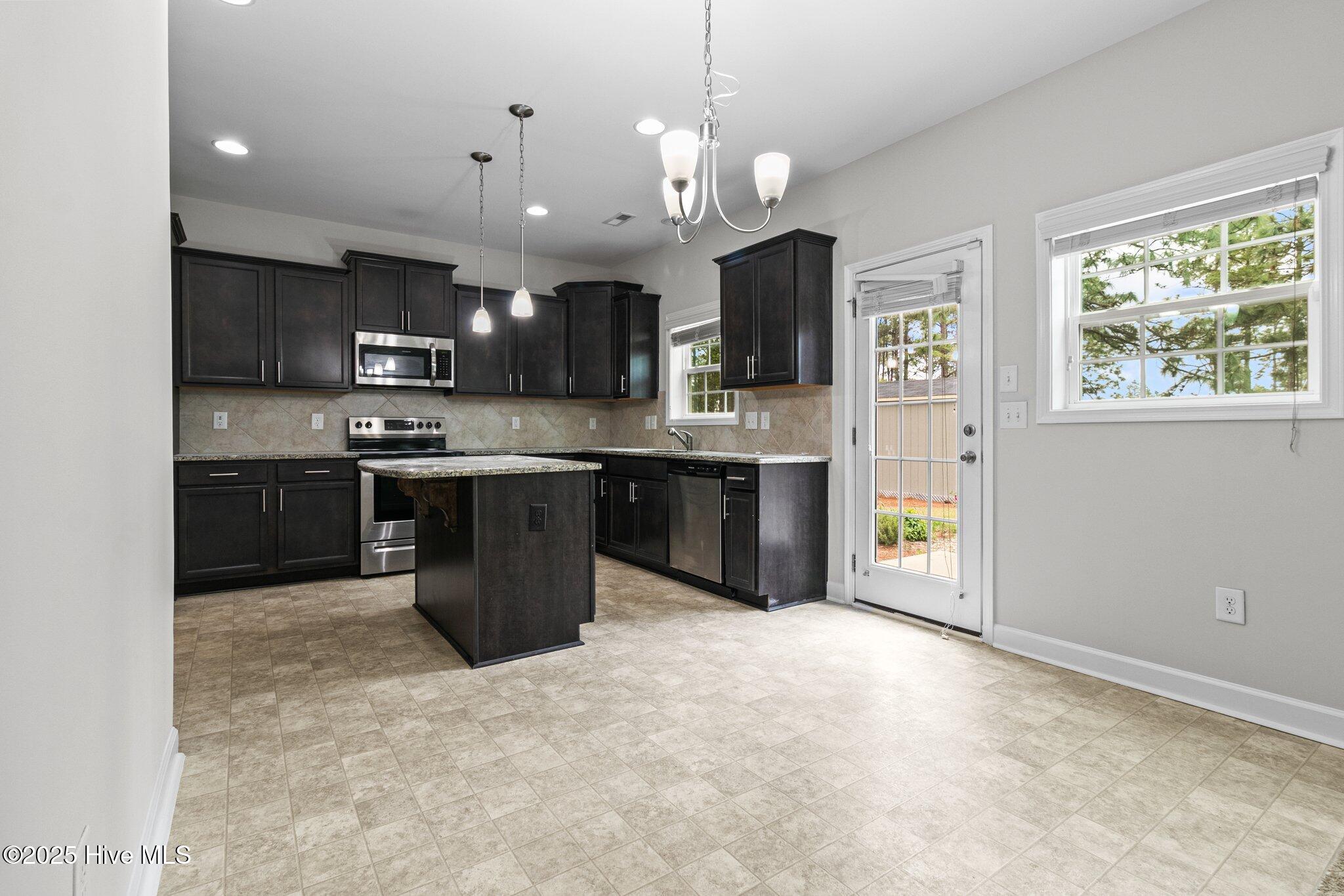 4055 Irwin Drive Aberdeen, NC 28315 - Photo 18 of 48 18-web-or-mls-IMG_8366