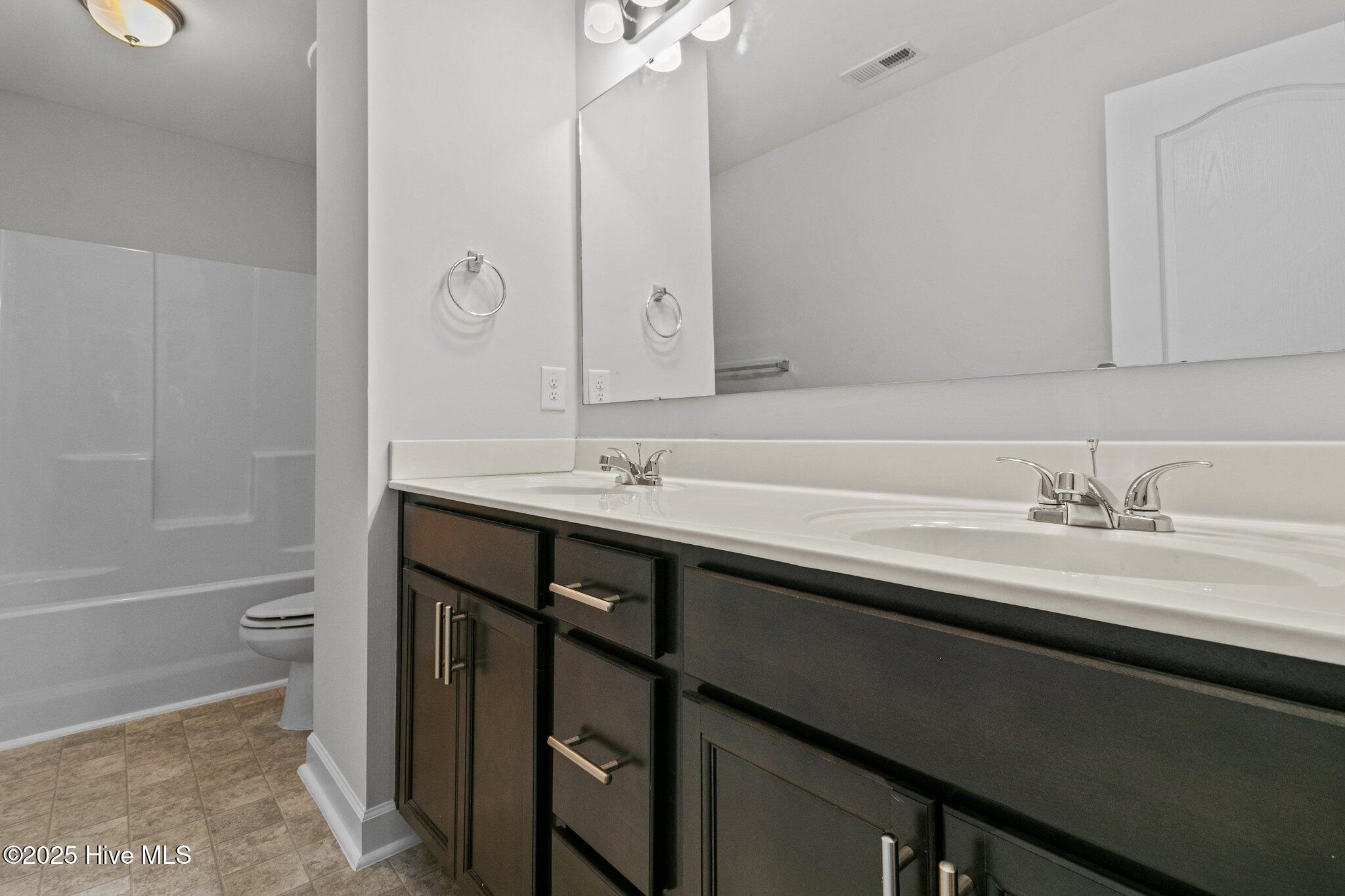 4055 Irwin Drive Aberdeen, NC 28315 - Photo 33 of 48 33-web-or-mls-IMG_8411