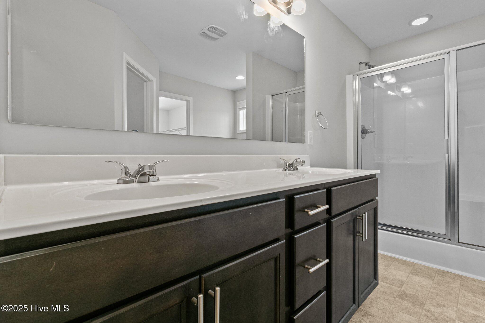 4055 Irwin Drive Aberdeen, NC 28315 - Photo 39 of 48 39-web-or-mls-IMG_8429