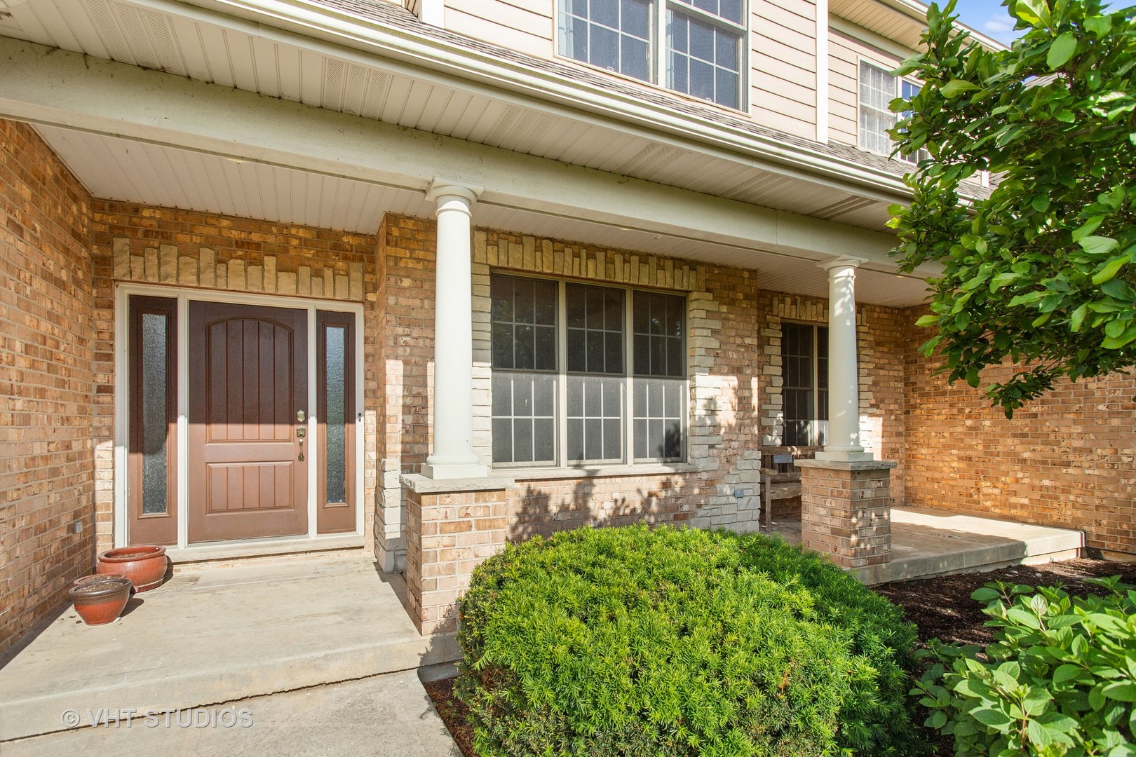 41W640 Burlington Road St. Charles, IL 60175 - Photo 3 of 39 front view of a house
