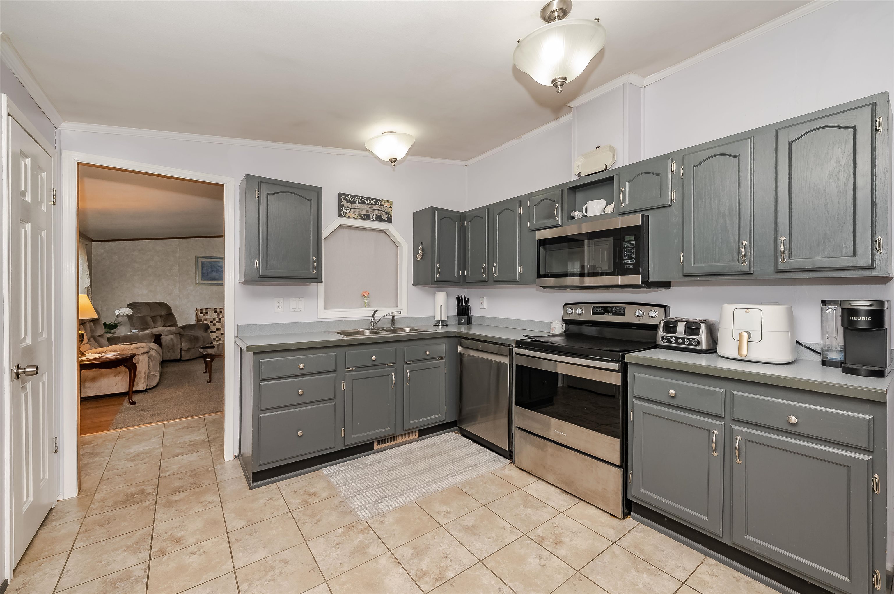 11 Falkland Lane Rochester, NH 03867 - Photo 2 of 38