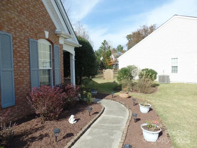 $440,000 | 13809 Falconcrest Drive, Charlotte, NC 28269