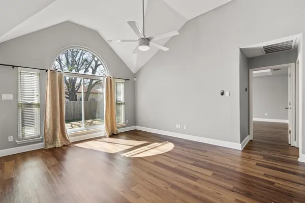 $2,100 | 1554 Lorson Loop, Round Rock, TX 78665