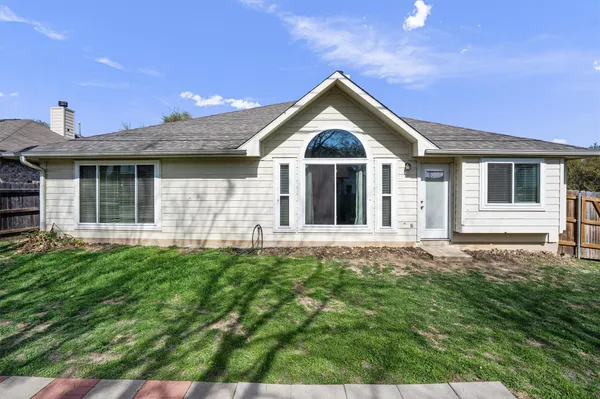 $2,100 | 1554 Lorson Loop, Round Rock, TX 78665
