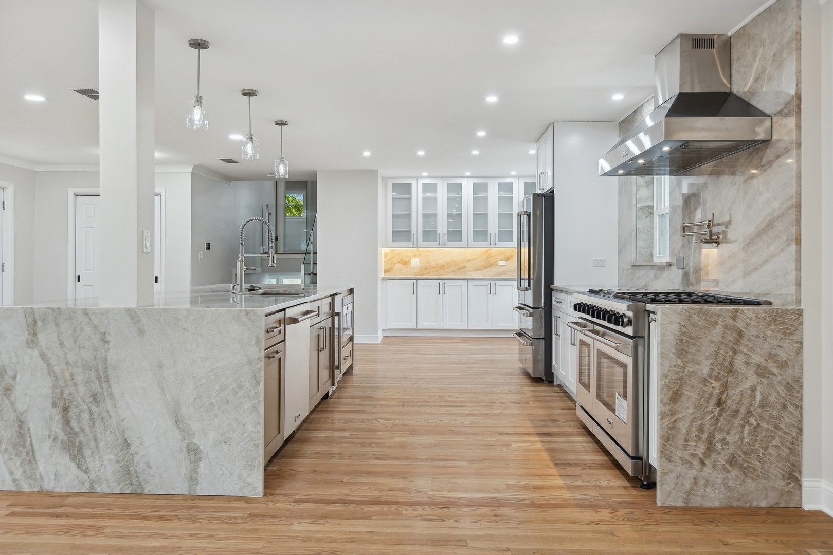 2010 Irwin Avenue Park Ridge, IL 60068 - Photo 11 of 56