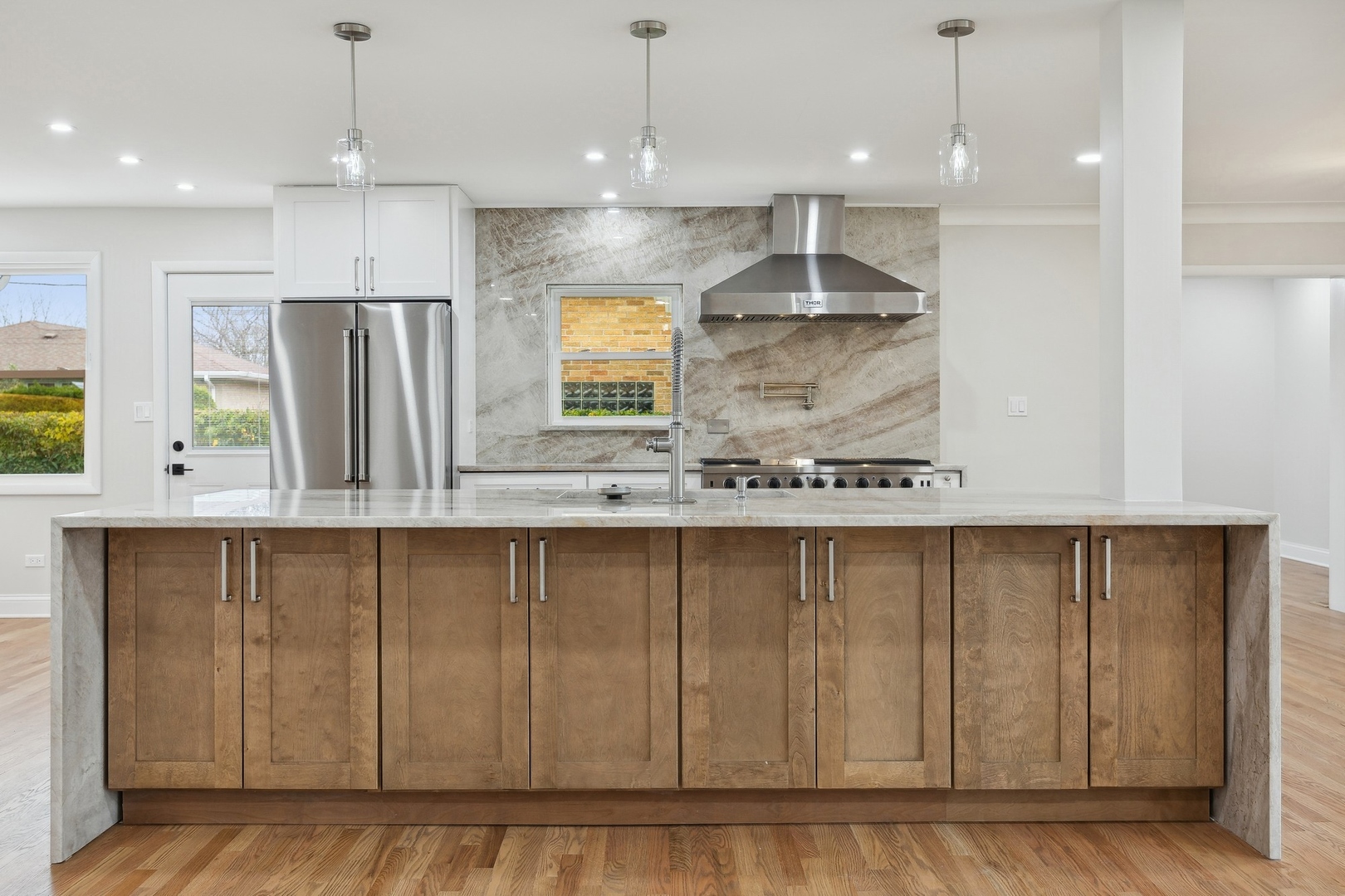 2010 Irwin Avenue Park Ridge, IL 60068 - Photo 13 of 56