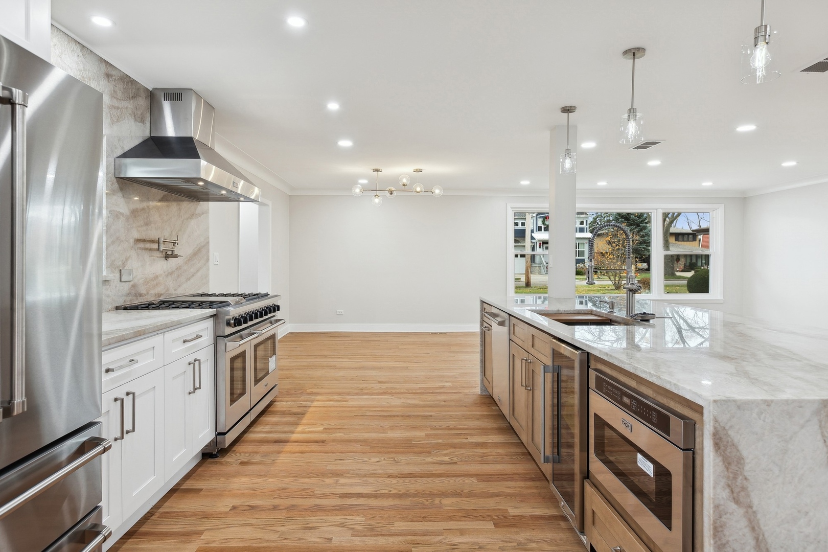 2010 Irwin Avenue Park Ridge, IL 60068 - Photo 15 of 56