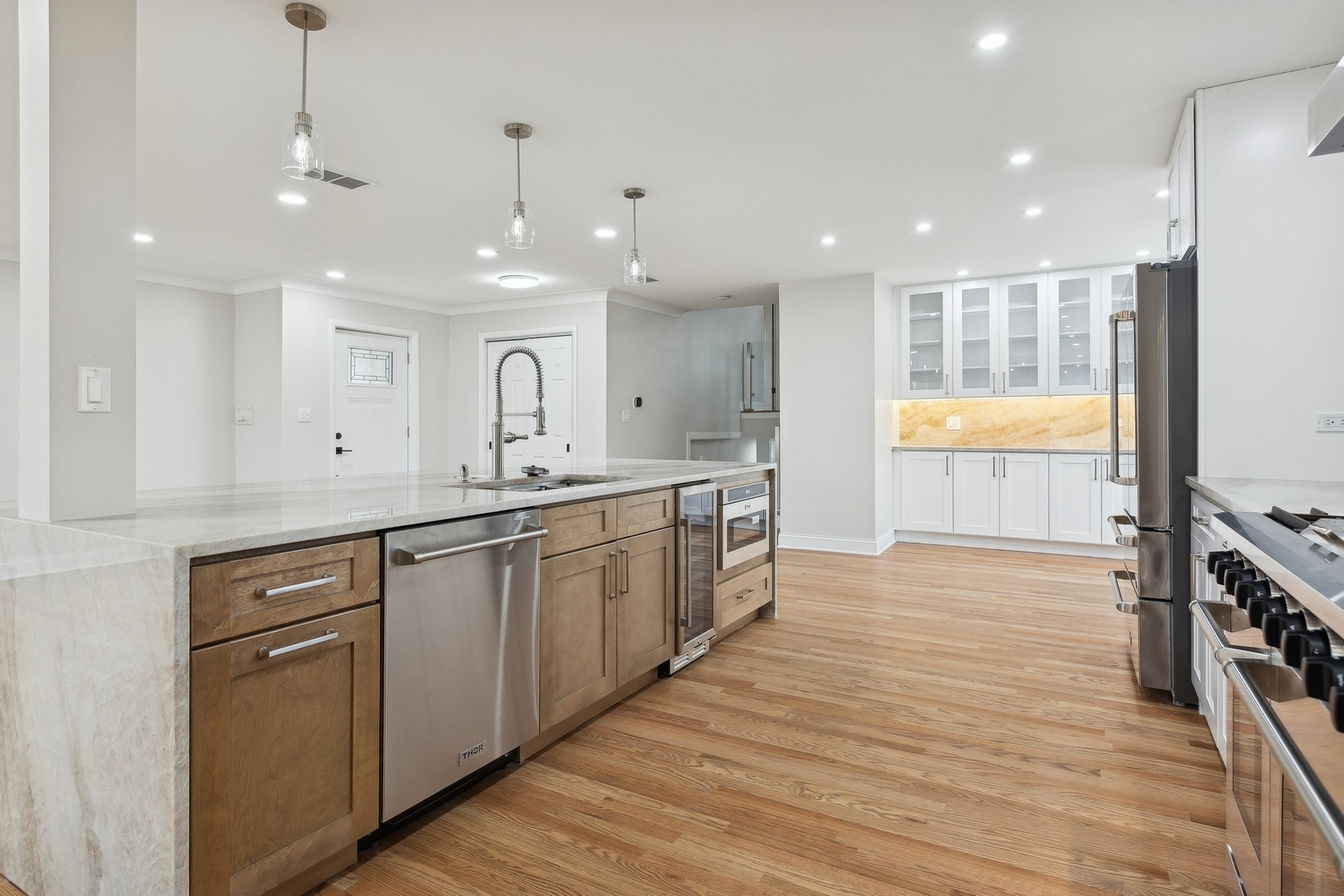 2010 Irwin Avenue Park Ridge, IL 60068 - Photo 18 of 56