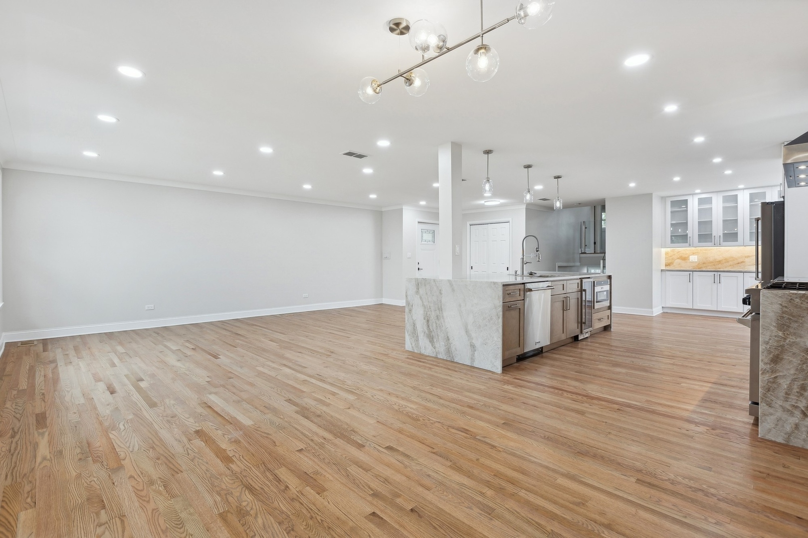 2010 Irwin Avenue Park Ridge, IL 60068 - Photo 10 of 56