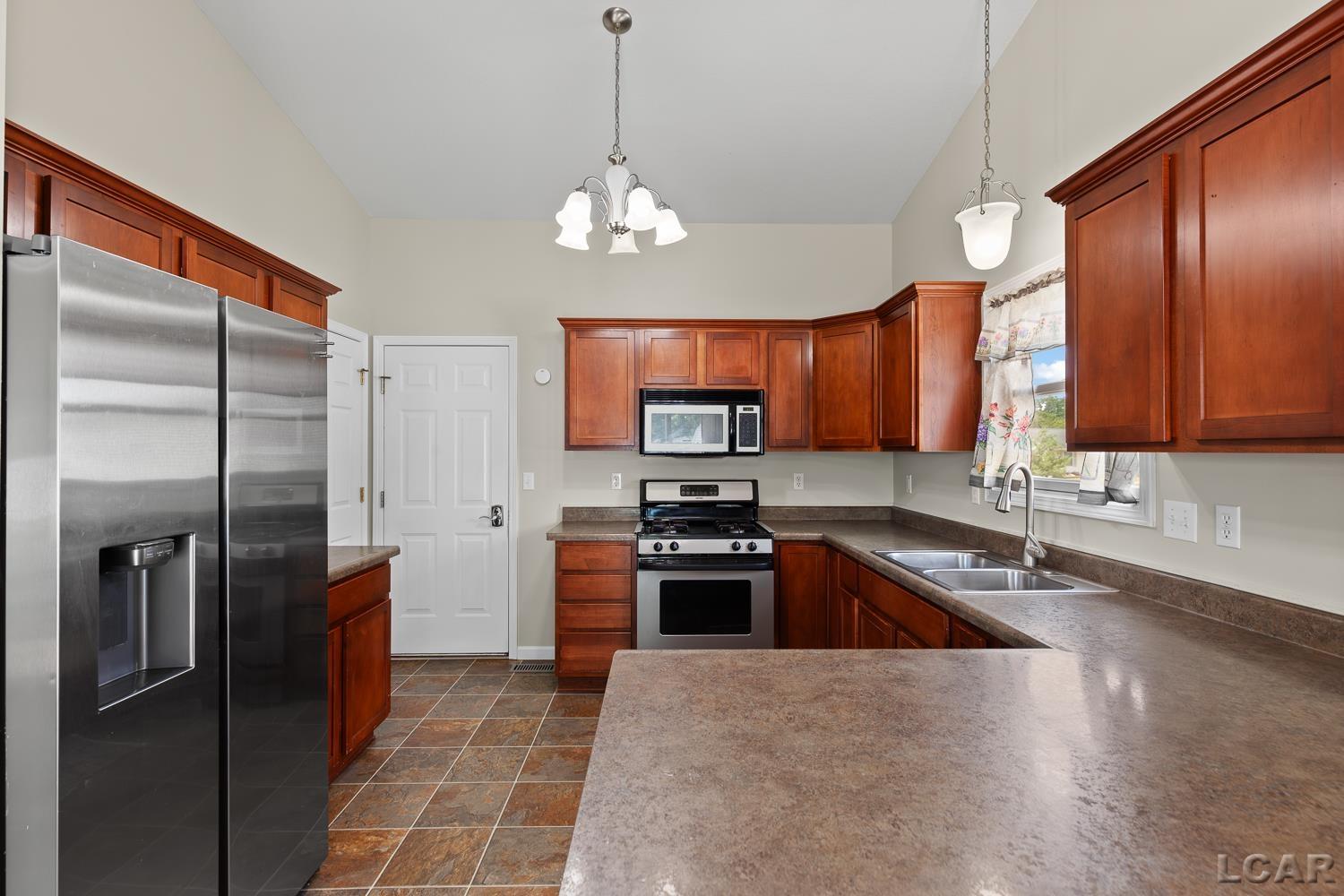 3129 Beaver Creek Road Adrian, MI 49221 - Photo 17 of 39 50183658-f8a37c6a-7ff9-4848-b33e-c5c9ff4d2515.JPG