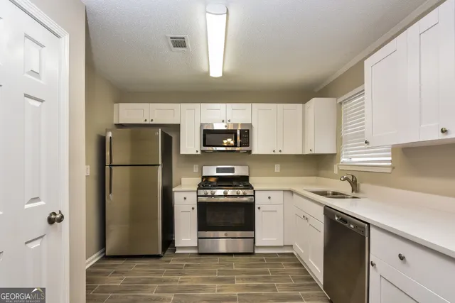 $1,935 | 2531 Willenhall Way, Lithonia, GA 30058