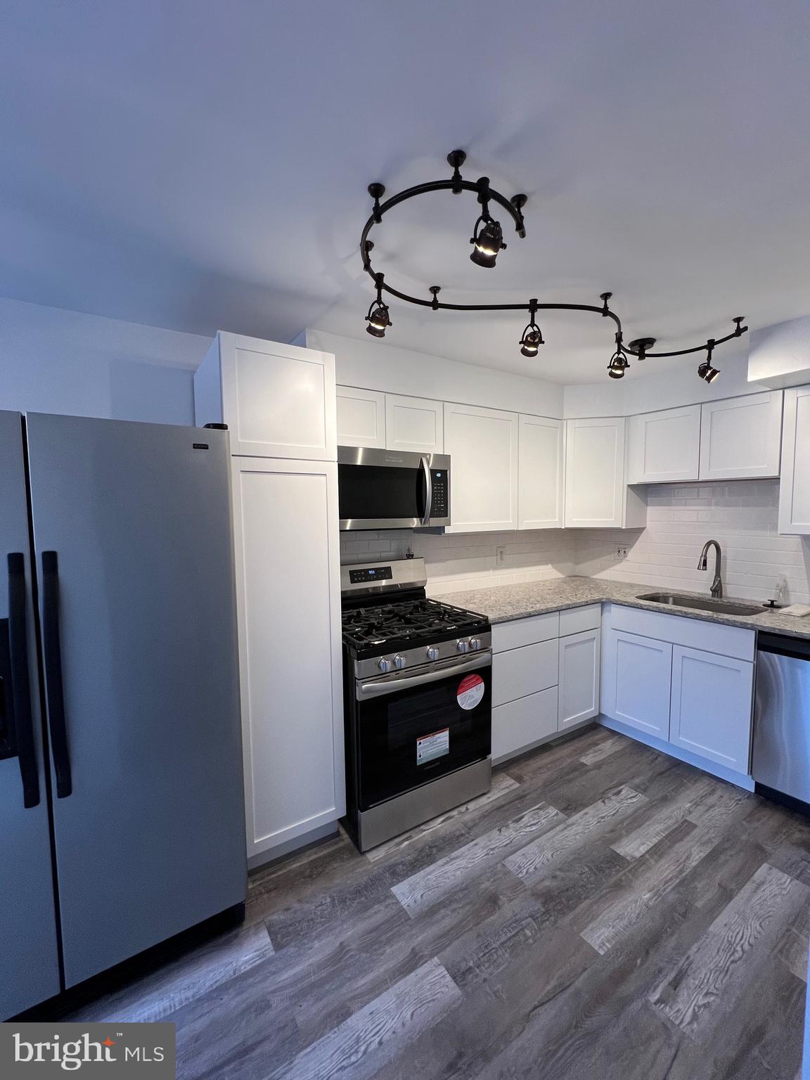 4042 Gideon Road Brookhaven, PA 19015 - Photo 8 of 35 KItchen