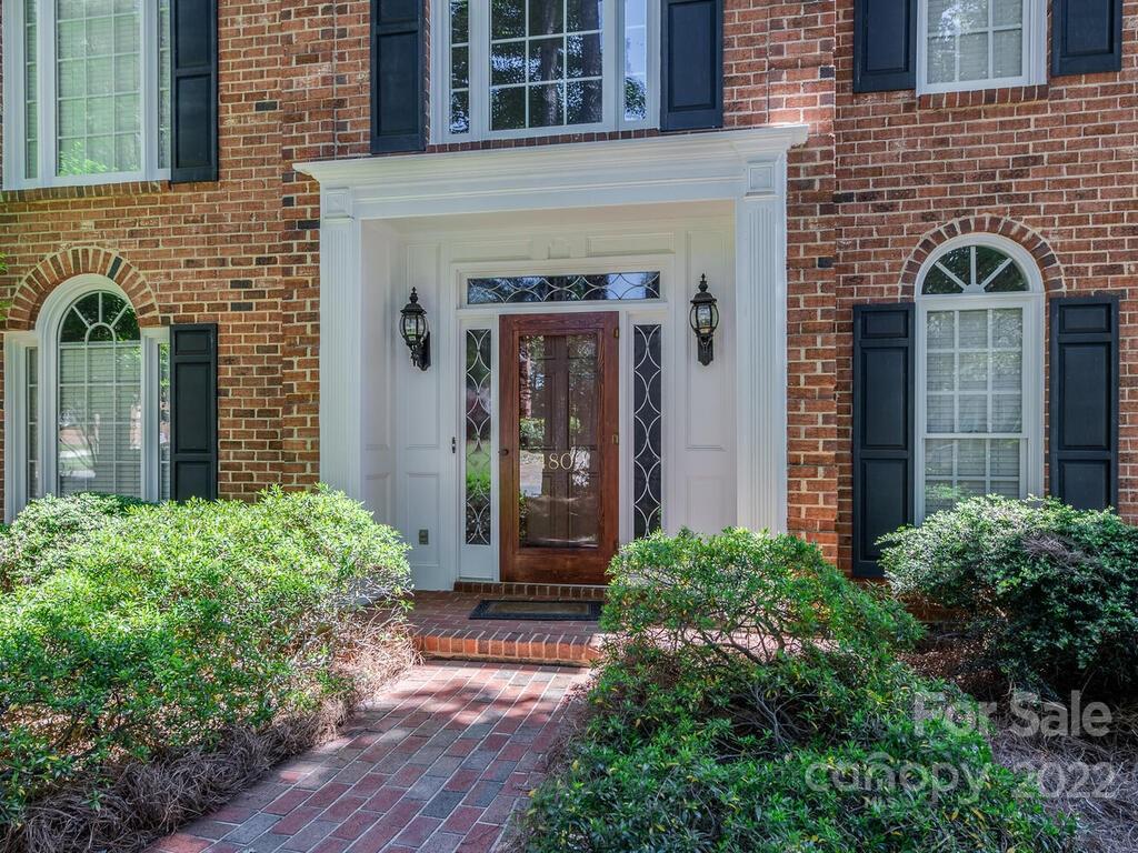 4809 Nora's Path Road Charlotte, NC 28226 - Photo 3 of 38 Gallery Image 3