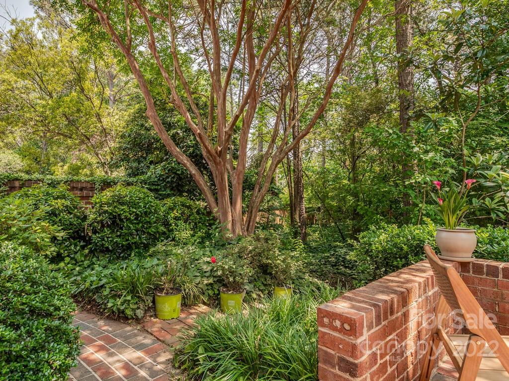 4809 Nora's Path Road Charlotte, NC 28226 - Photo 36 of 38 Gallery Image 36