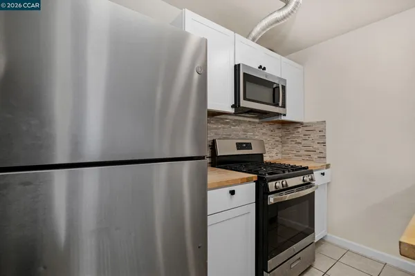 $2,250 | 1926 Alcatraz Avenue, Unit 6, Berkeley, CA 94703