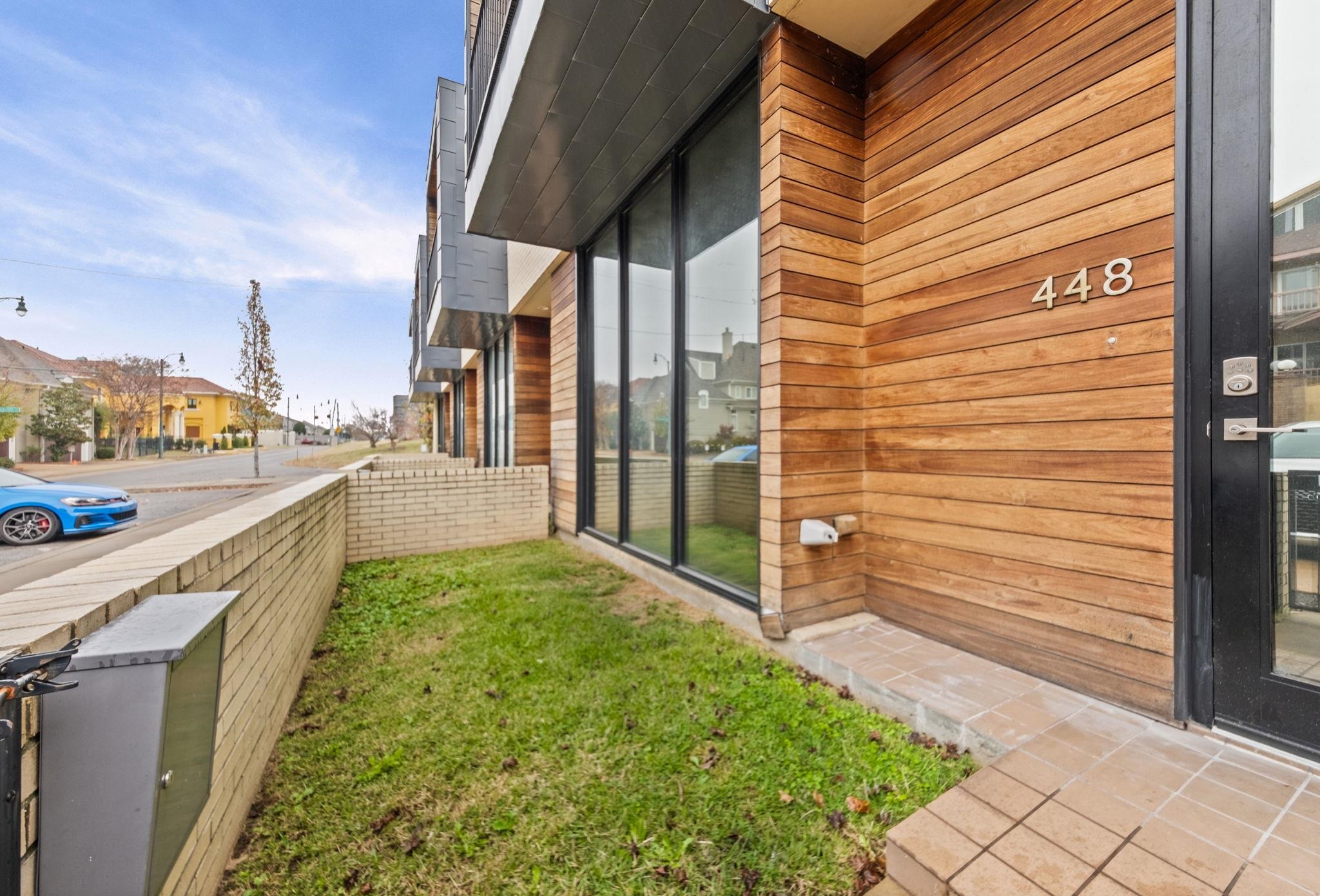 448 Tennessee Street Memphis, TN 38103 - Photo 4 of 39 a view of a pathway of a house