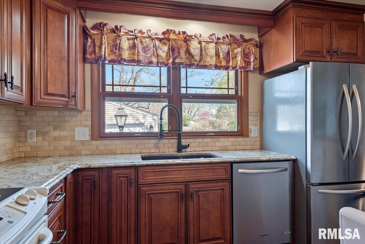 88 Delmar Drive Springfield, IL 62703 - Photo 11 of 30