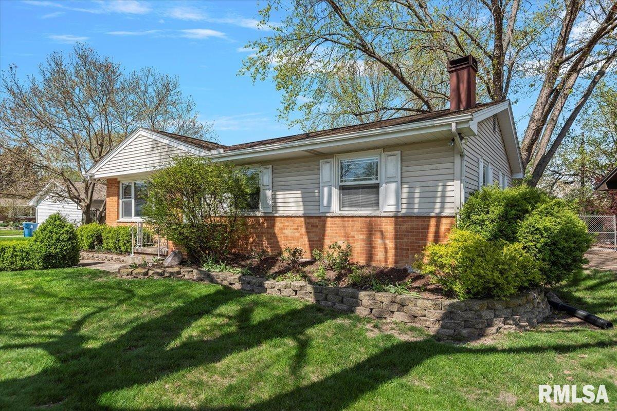88 Delmar Drive Springfield, IL 62703 - Photo 3 of 30