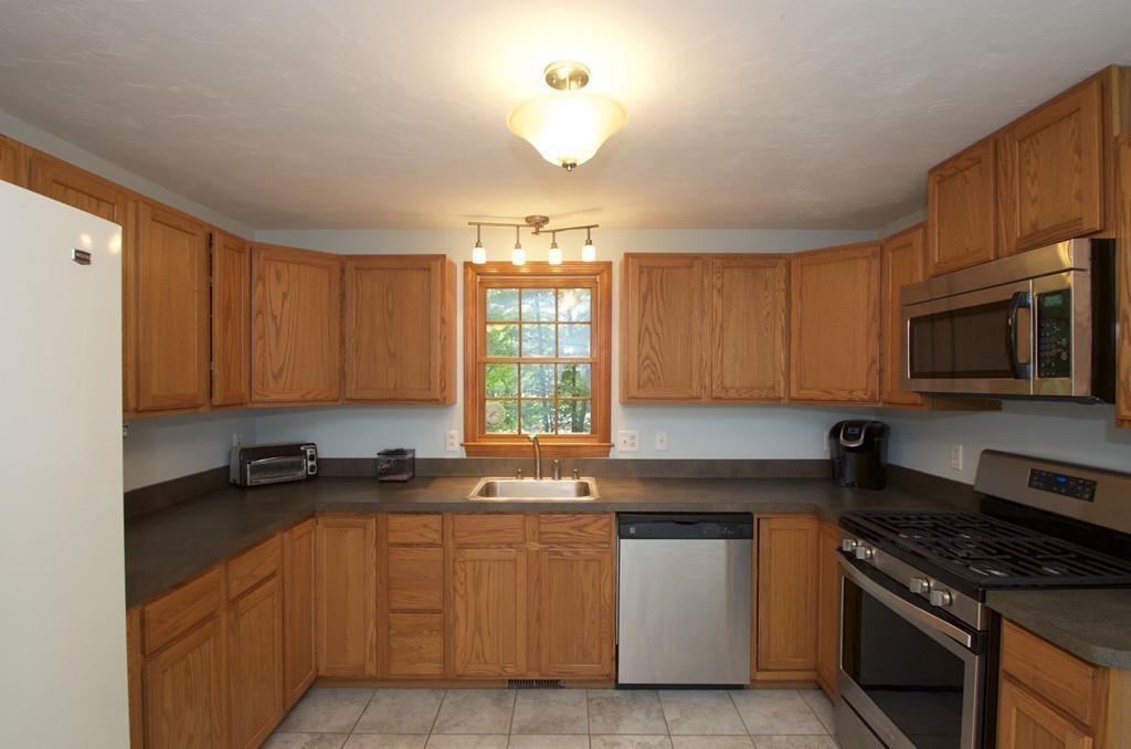86 Roller Coaster Road Hanson, MA 02341 - Photo 7 of 20 Gallery Image 7