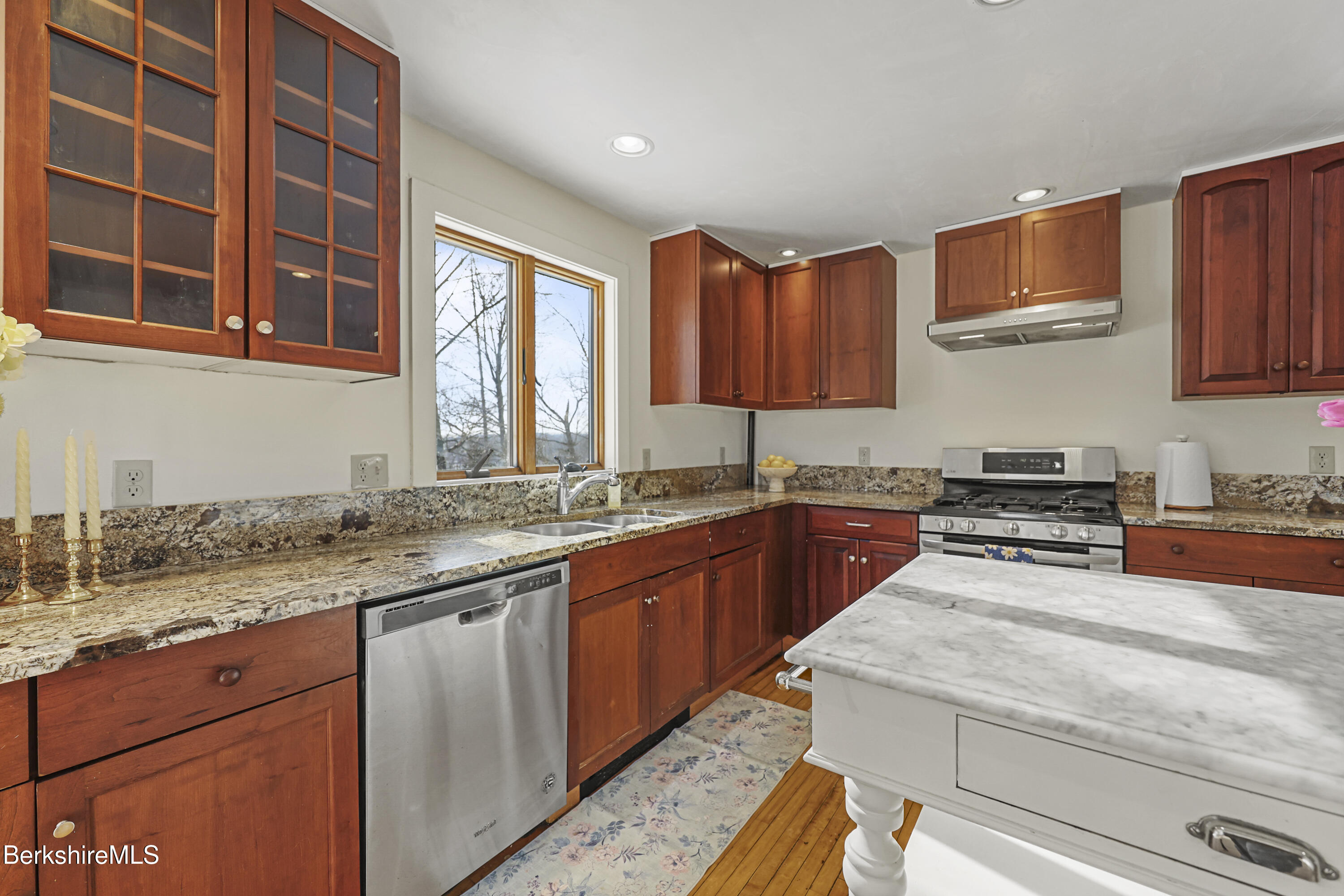 71 Weller Avenue Pittsfield, MA 01201 - Photo 14 of 42 Kitchen