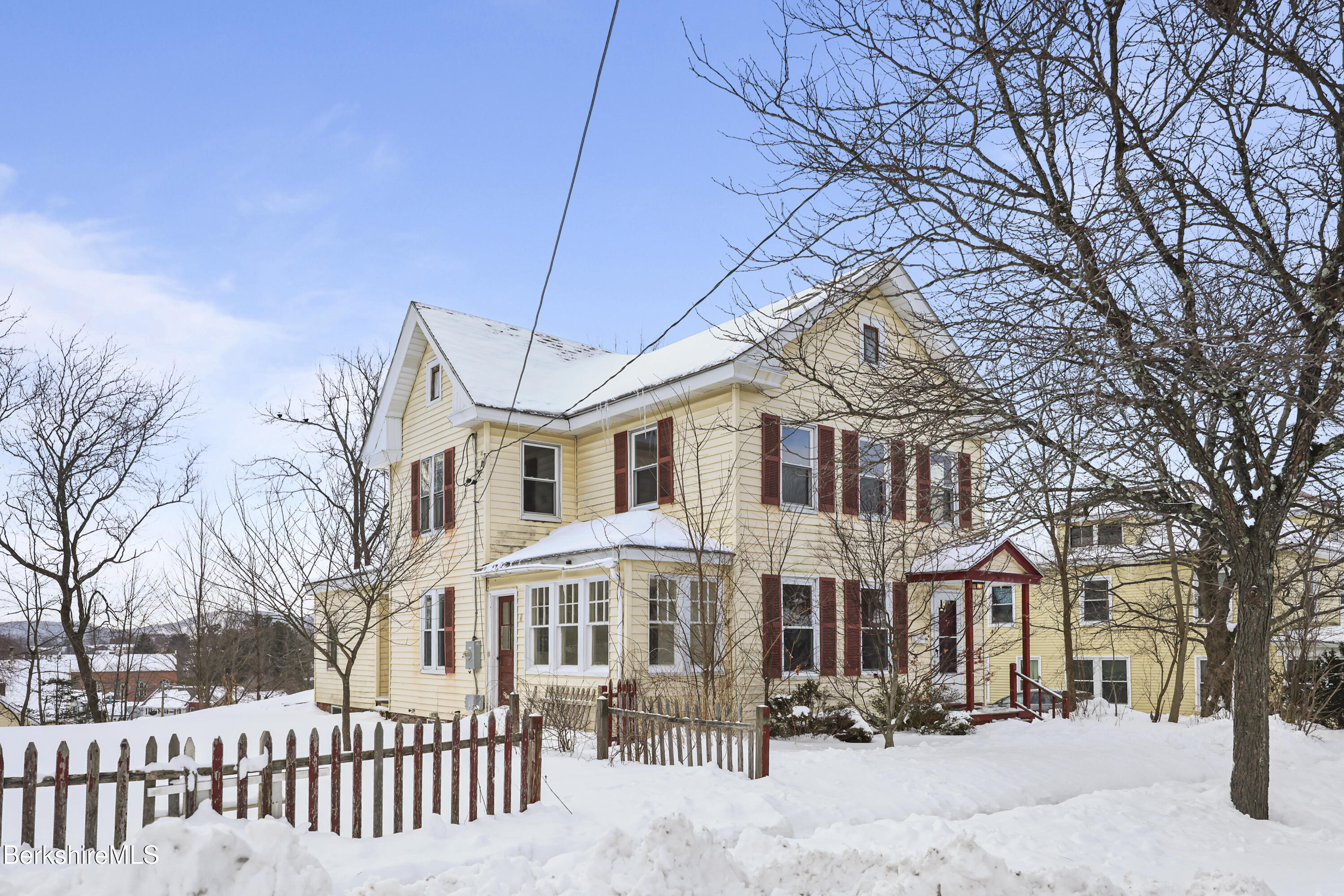 71 Weller Avenue Pittsfield, MA 01201 - Photo 2 of 42 Exterior Front
