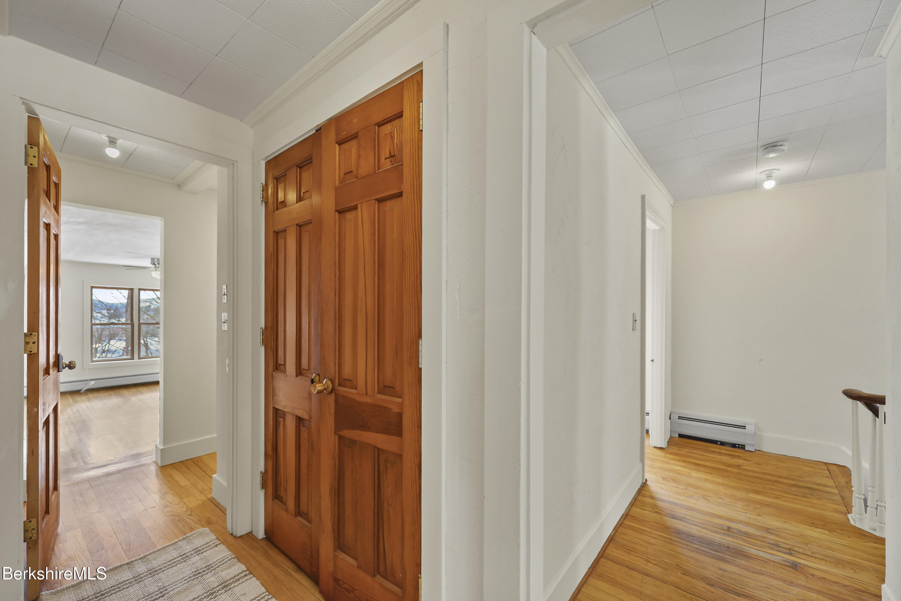 71 Weller Avenue Pittsfield, MA 01201 - Photo 28 of 42 Second Floor Hallway