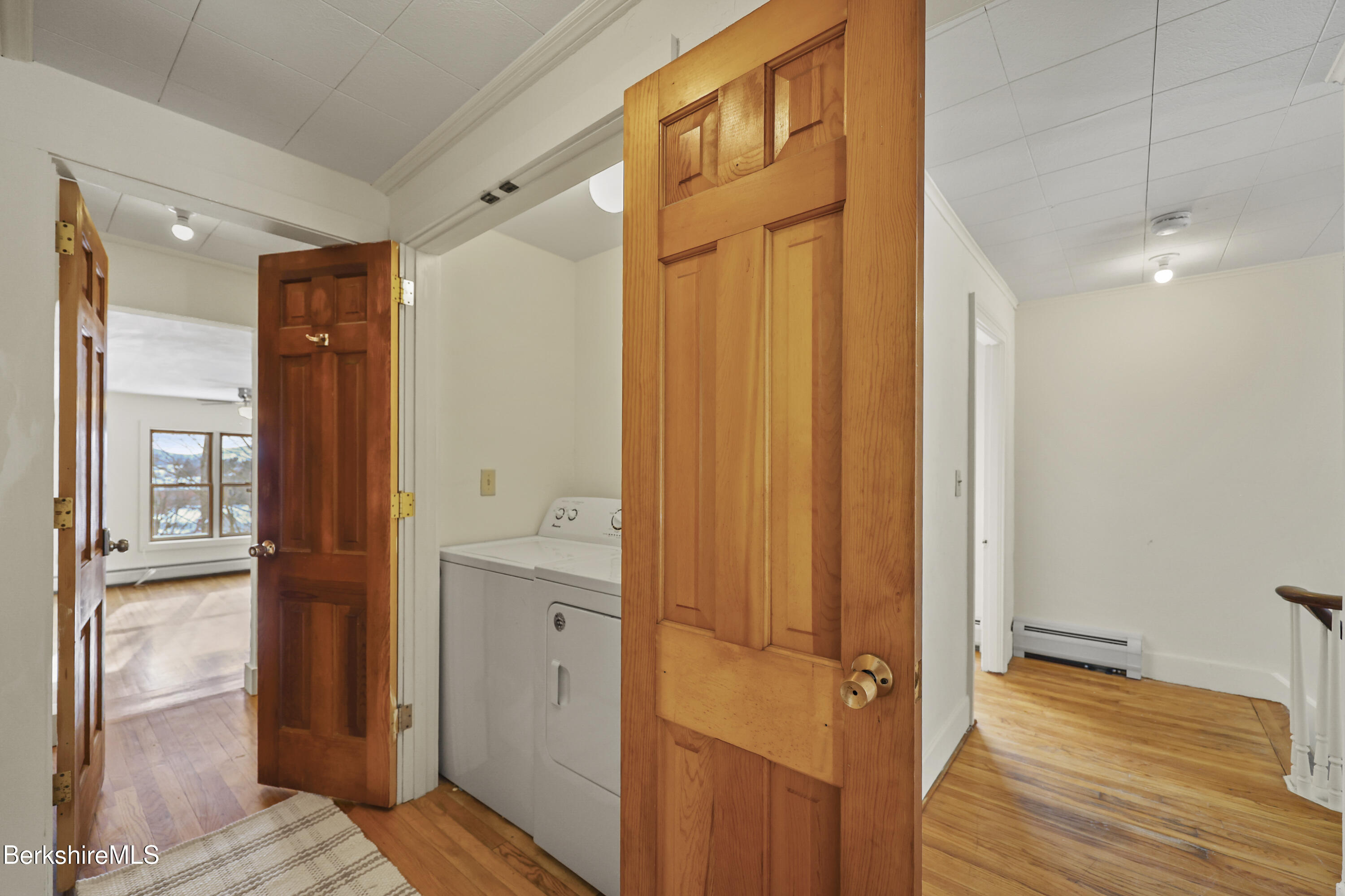 71 Weller Avenue Pittsfield, MA 01201 - Photo 29 of 42 Second Flooor Hallway