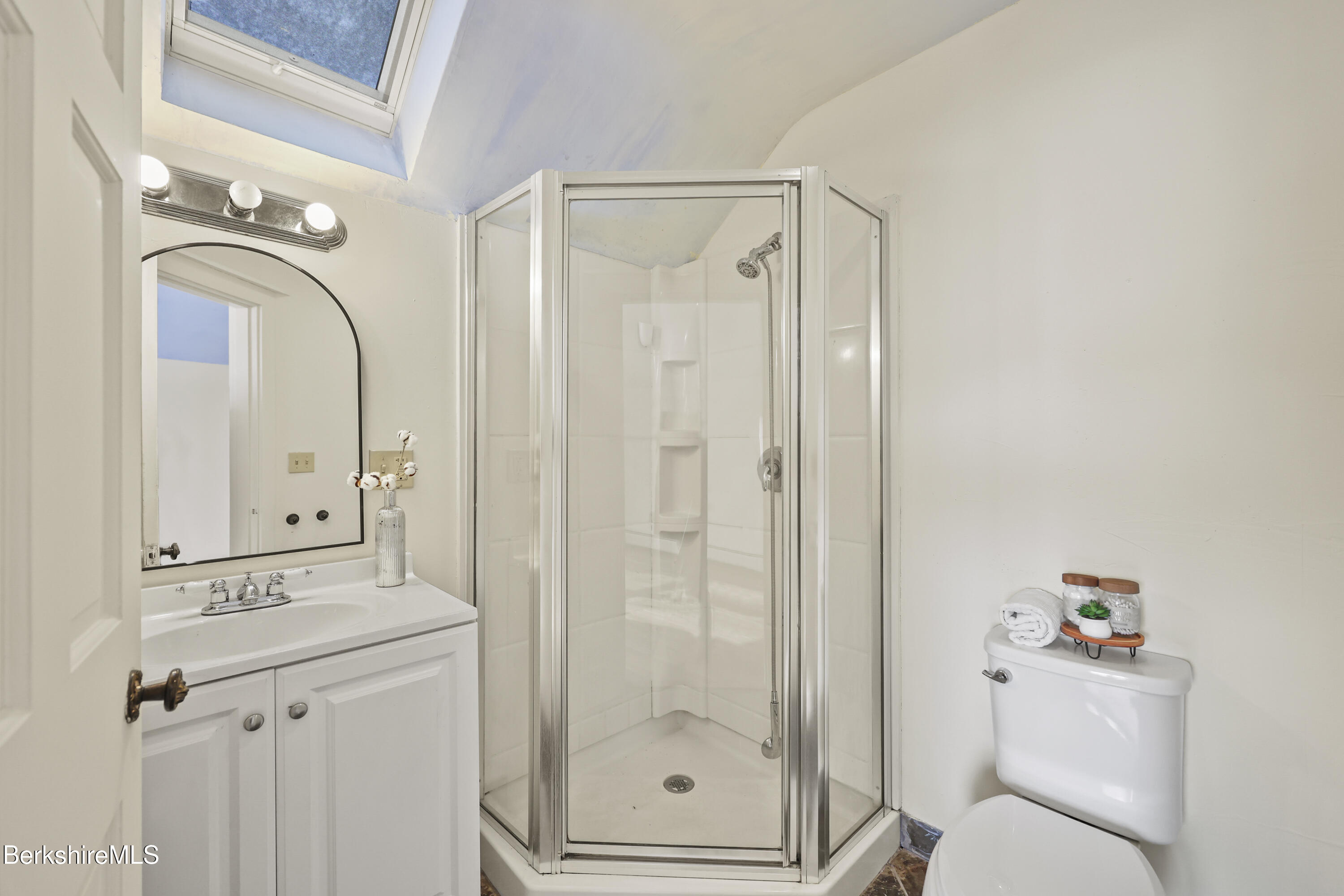 71 Weller Avenue Pittsfield, MA 01201 - Photo 34 of 42 Second Floor Primary Bathroom