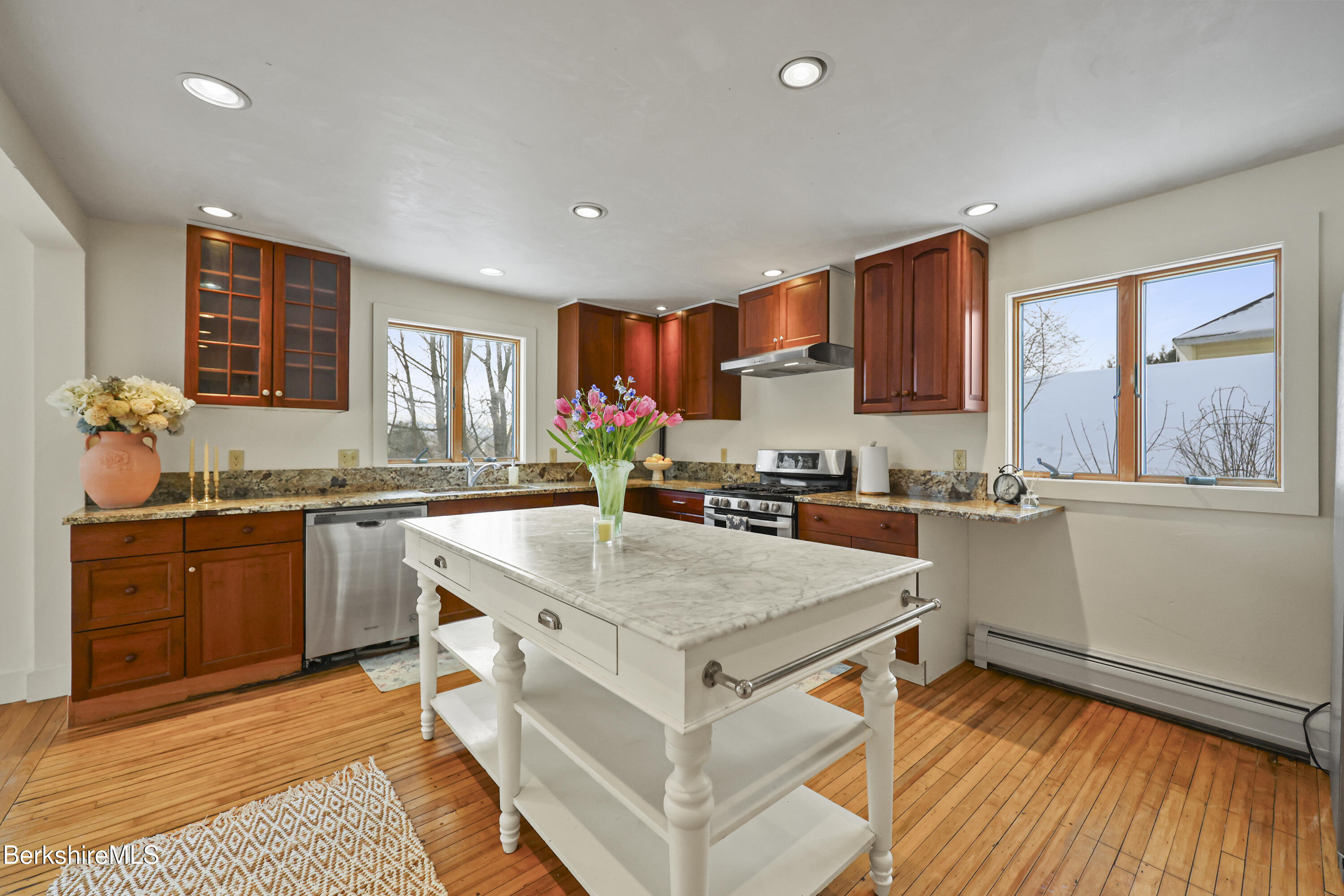 71 Weller Avenue Pittsfield, MA 01201 - Photo 7 of 42 Kitchen