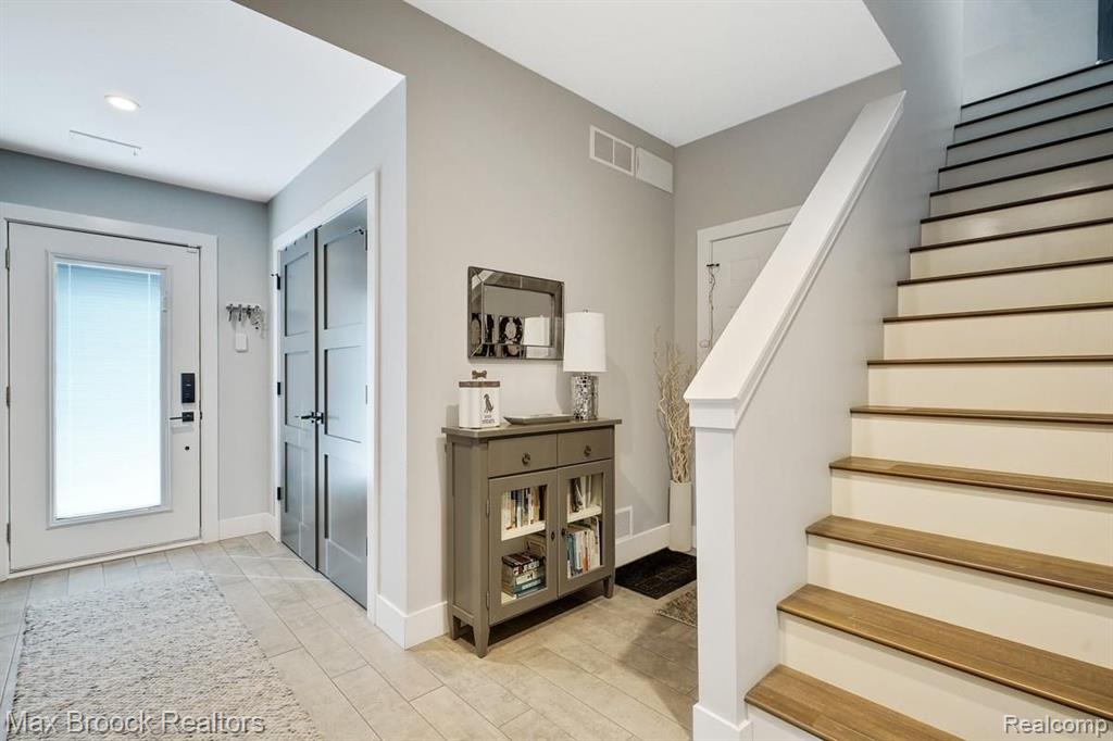 4227 West 14 Mile Road Royal Oak, MI 48073 - Photo 4 of 23